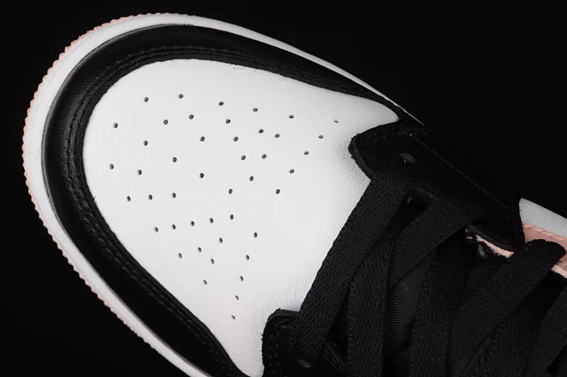 All categories Air Jordan Jordan series basketball shoes Air Jordan 1 Mid G version pure original Air Jordan 1 Mid AJ1 Joe 1 black and white powder Zhongbang basketball shoes 554725-133
